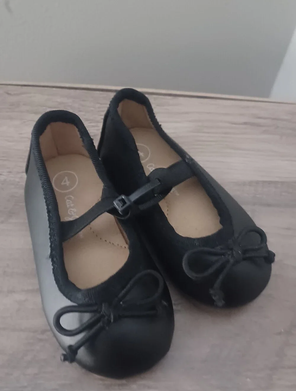 Cat & Jack Black Ballet Flats Sz 4 $10/4.99 SHIPPING